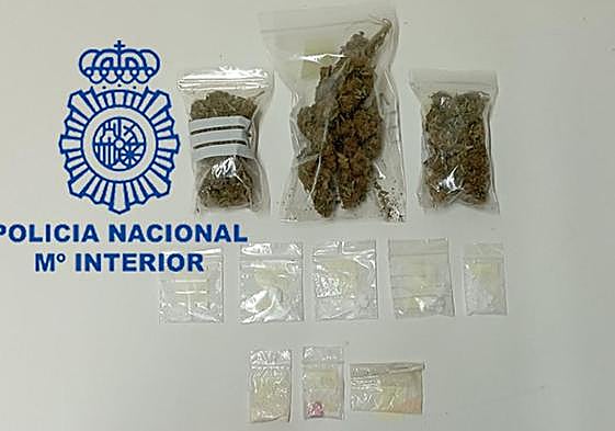 Sustancias intervenidas al varón detenido en León.