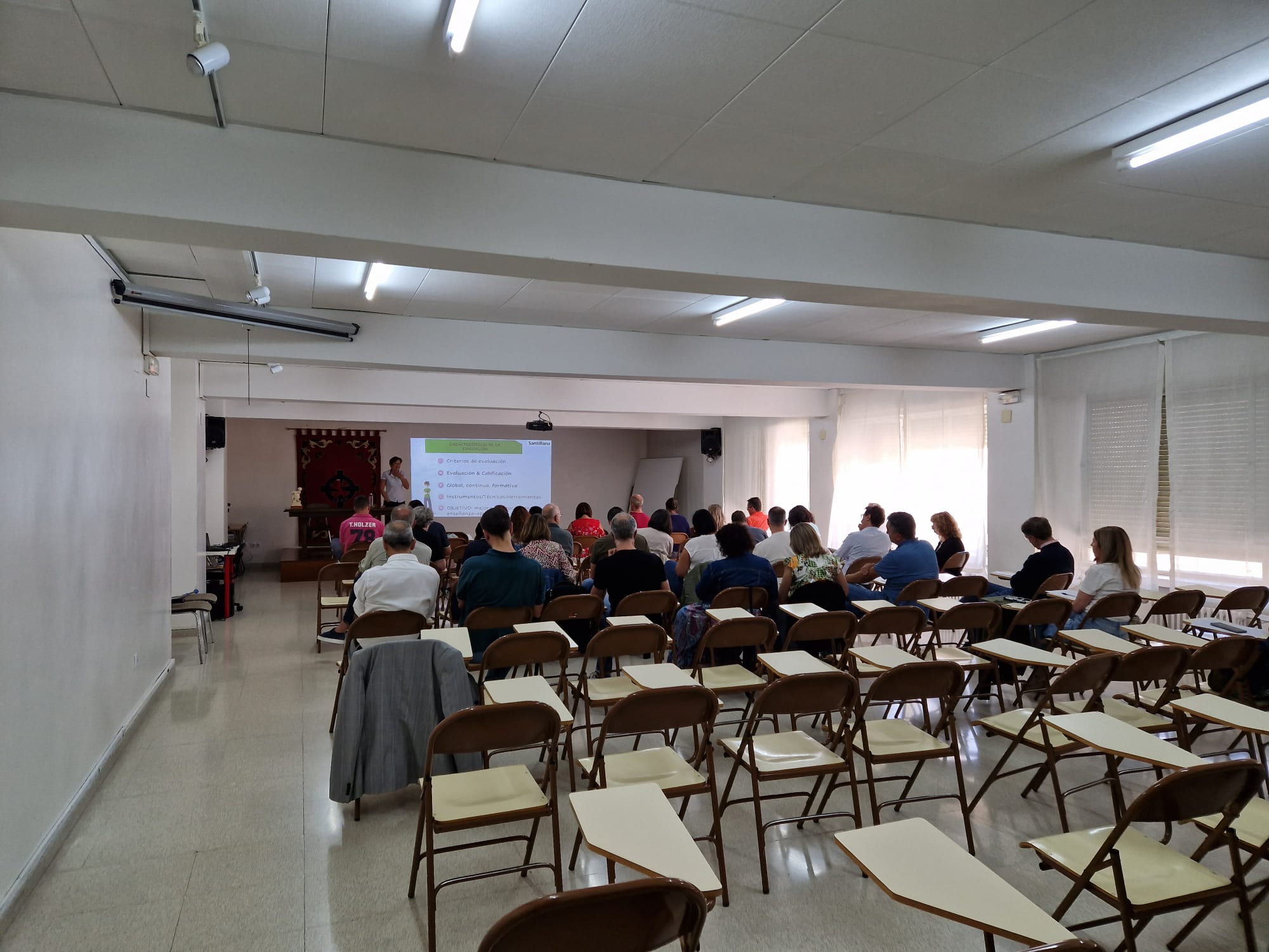 Reunión de los profesores del colegio Leónes antes del incio de curso