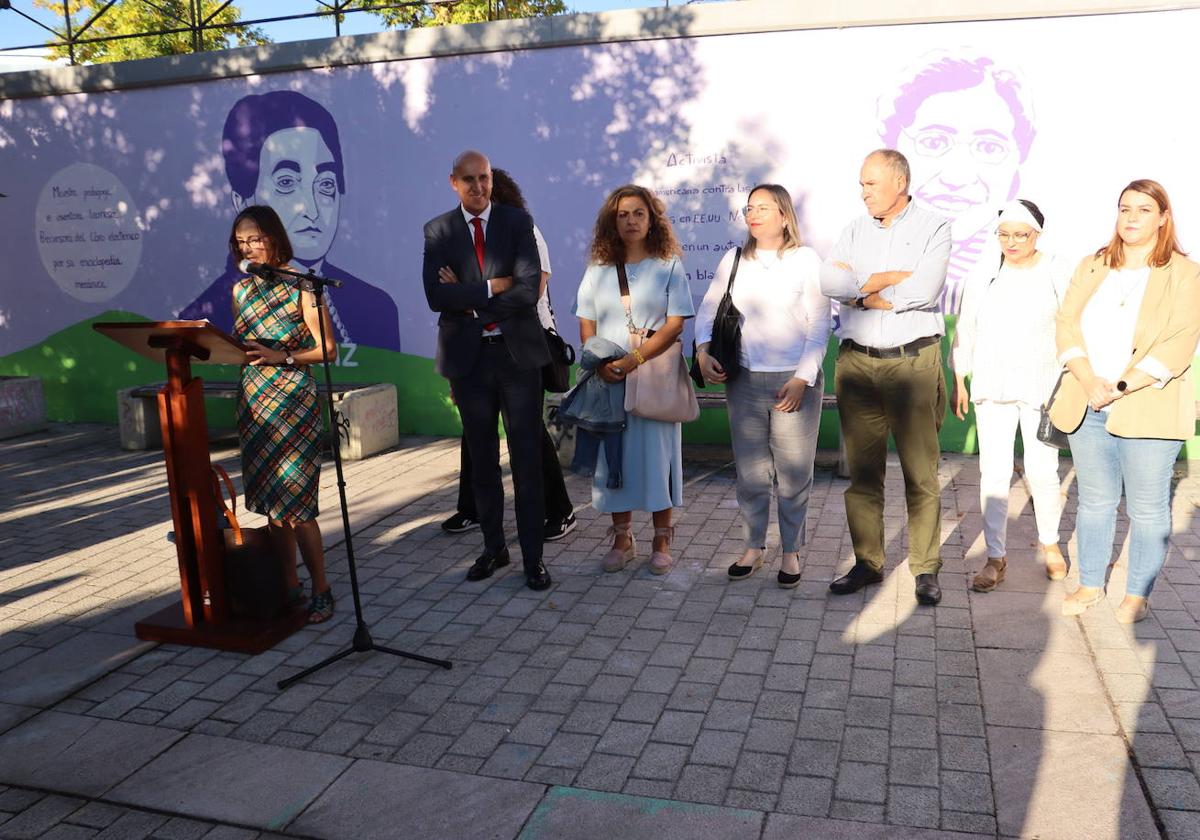 León inaugura su mural feminista