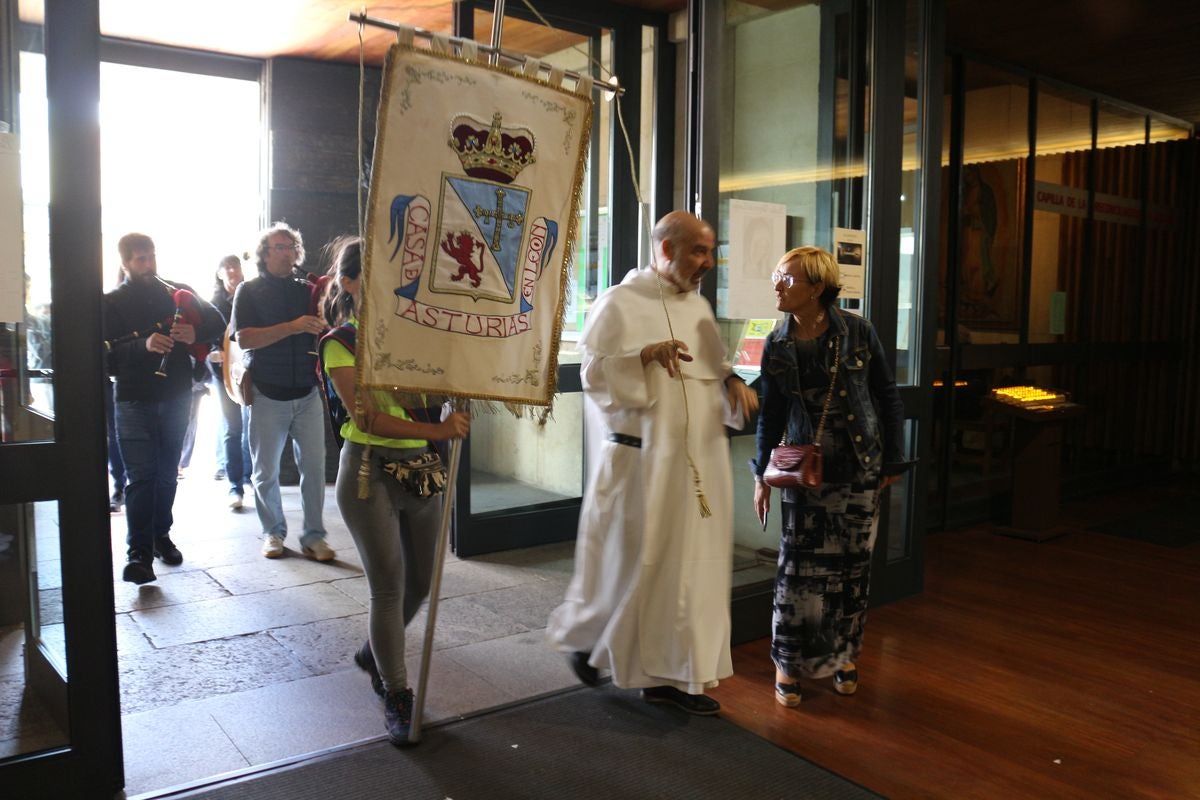 La Virgen del Camino despide sus fiestas