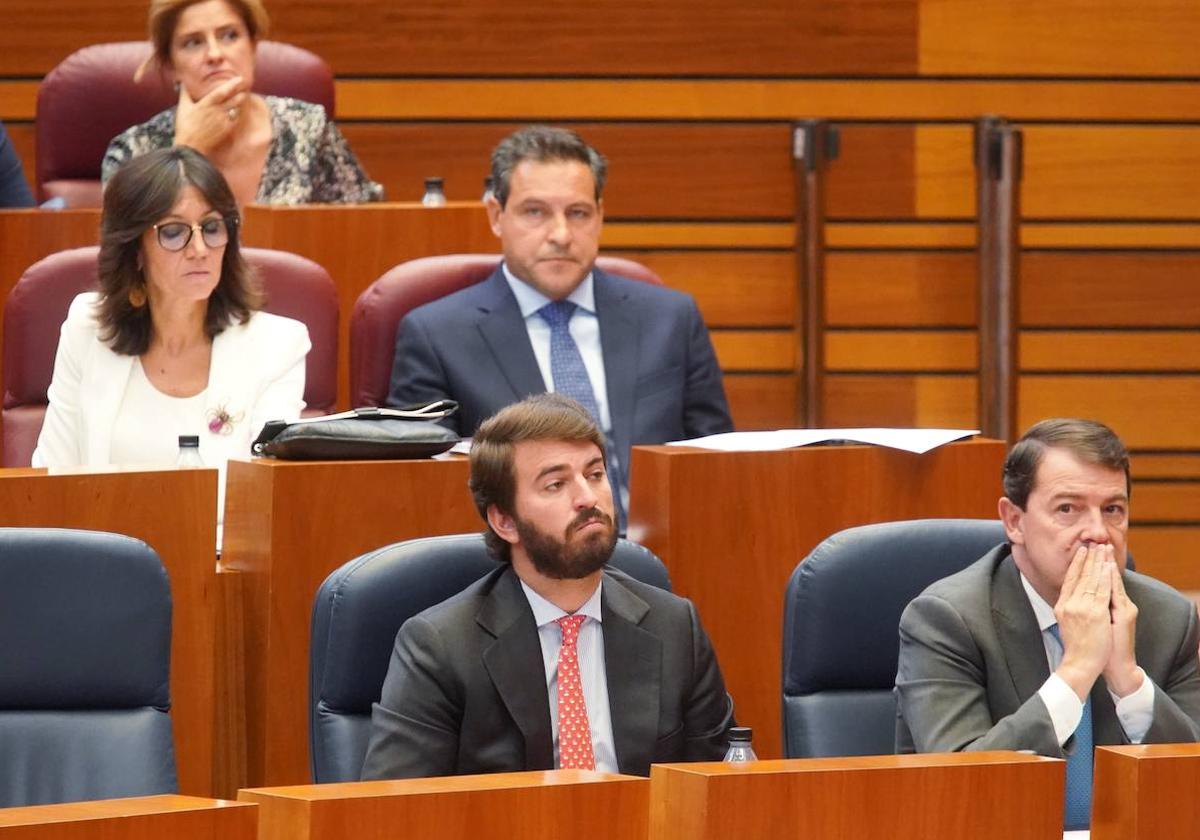 El presidente de la Junta de Castilla y León, Alfonso Fernández Mañueco, y el vicepresidente, Juan García-Gallardo.