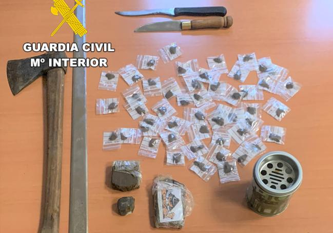 La Guardia Civil desactivó un punto de distribución de droga en los alrededores de un centro educativo de la localidad de Sahagún