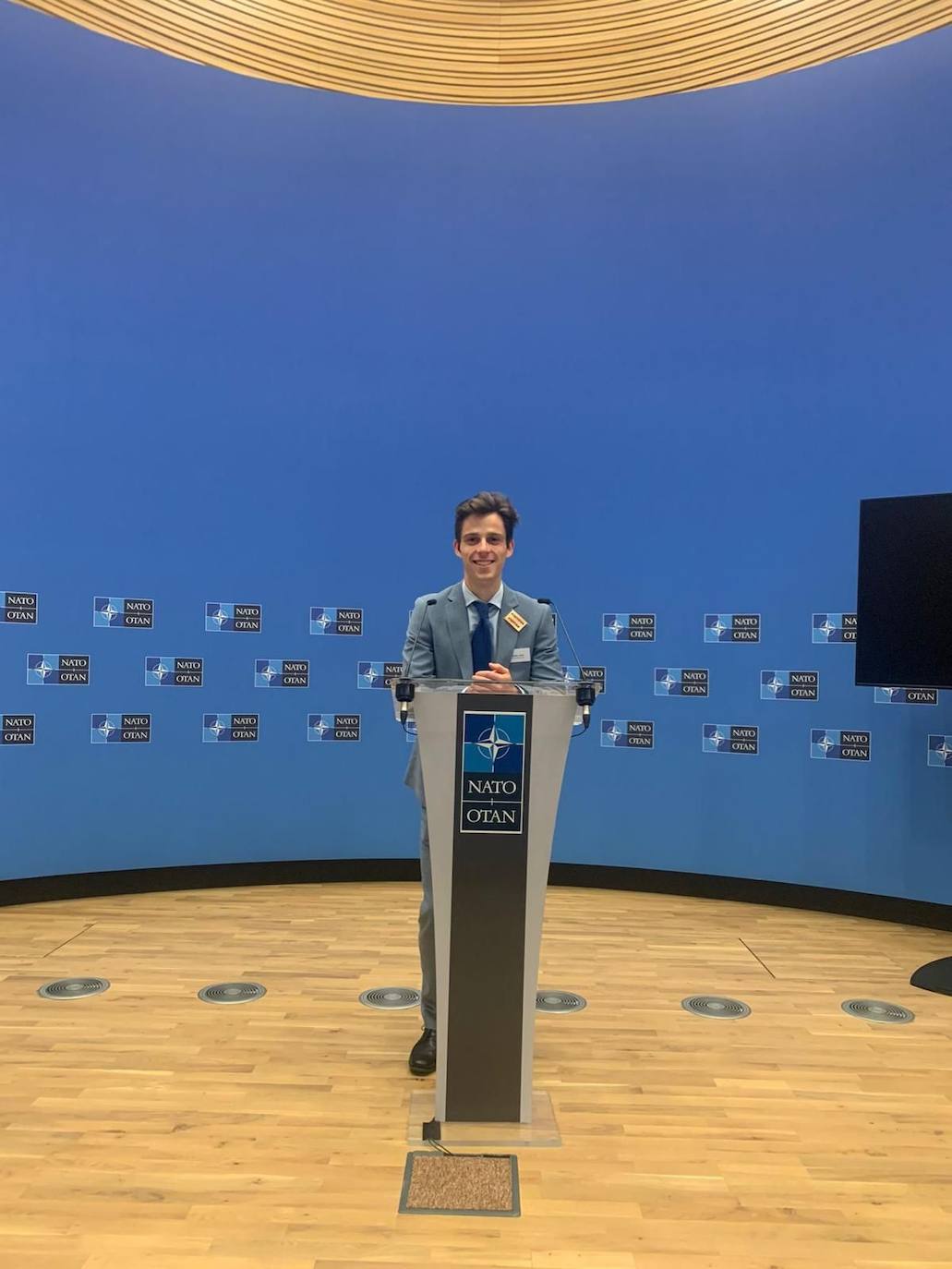 Un alumno de la Universidad de León viaja a la OTAN