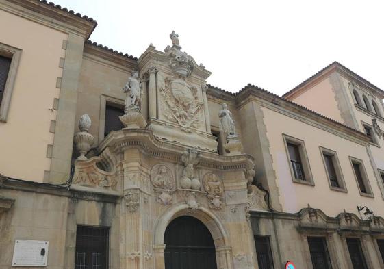 El fiscal pide tres años de cárcel a un acusado de estafar 5.900 euros a una empresa en La Bañeza