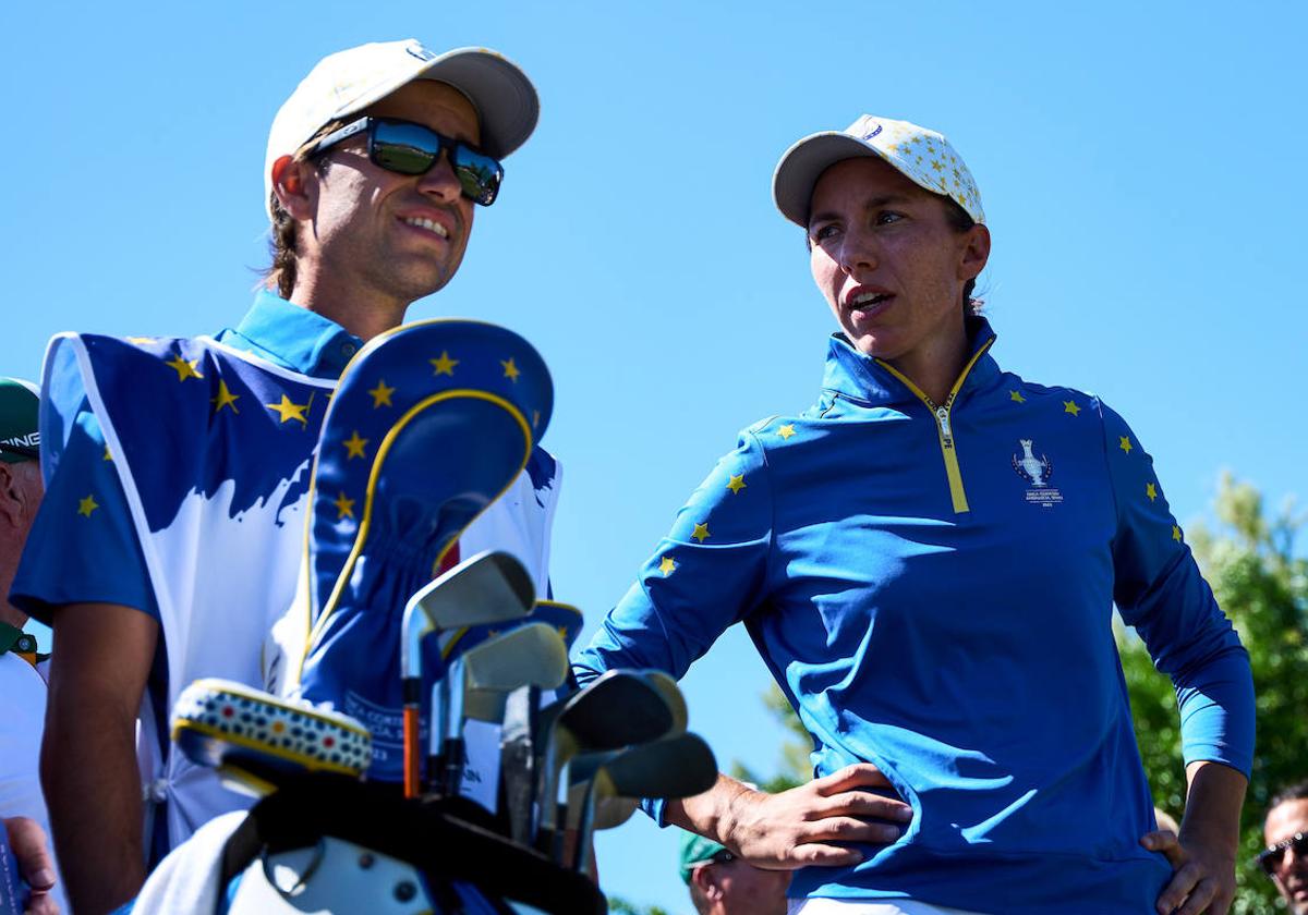 Álvaro Prada, junto a Carlota Ciganda, en la Solheim Cup de esta última semana