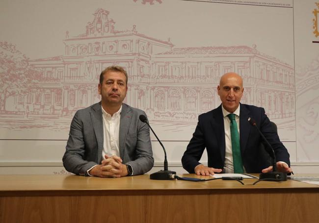 José Manuel García, presidente de Apifoncal; José Antonio Diez, alcalde de León.