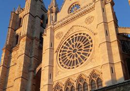 Detalle del rosetón de la Catedral de León.