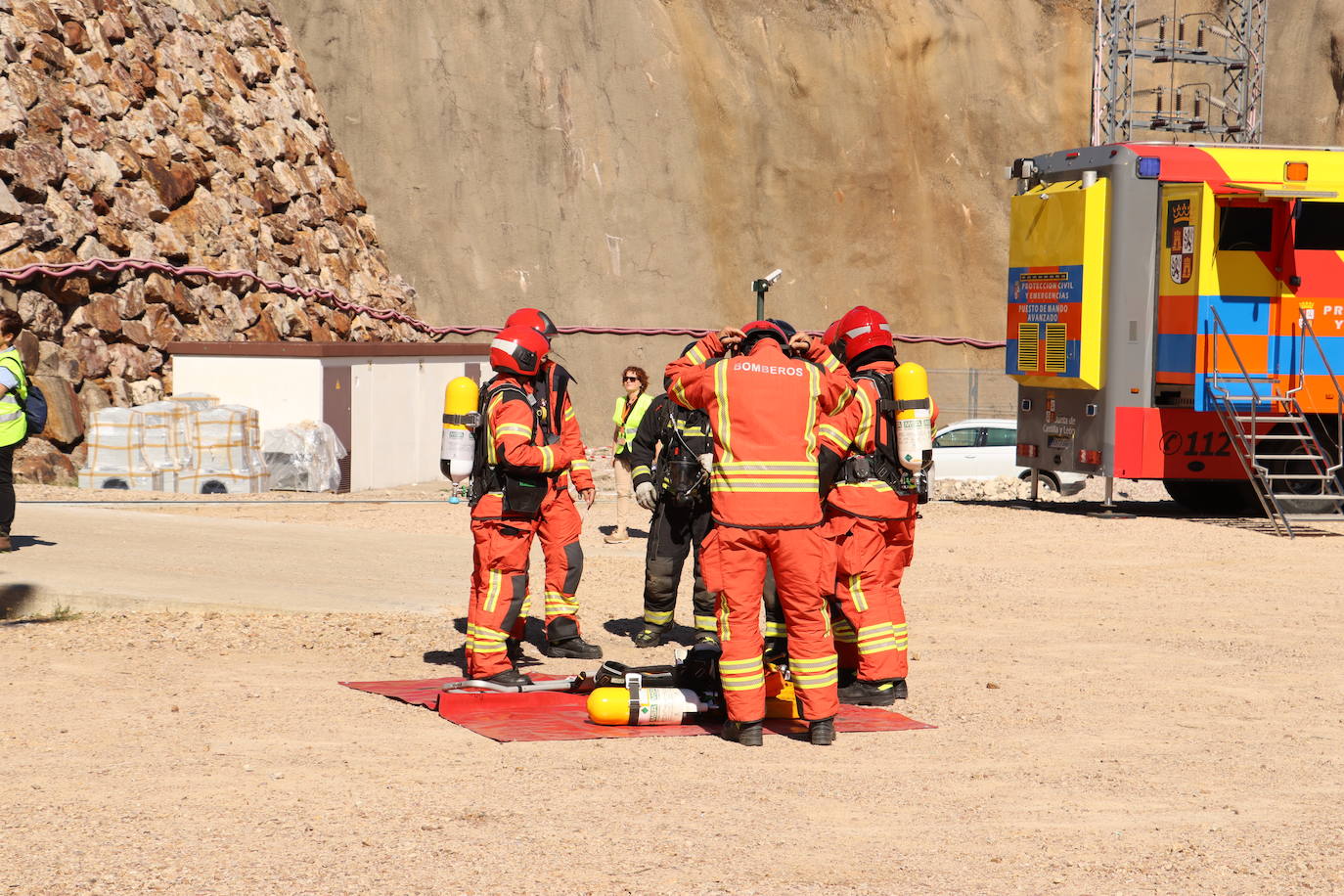 Simulacro de emergencia en la Variante de Pajares