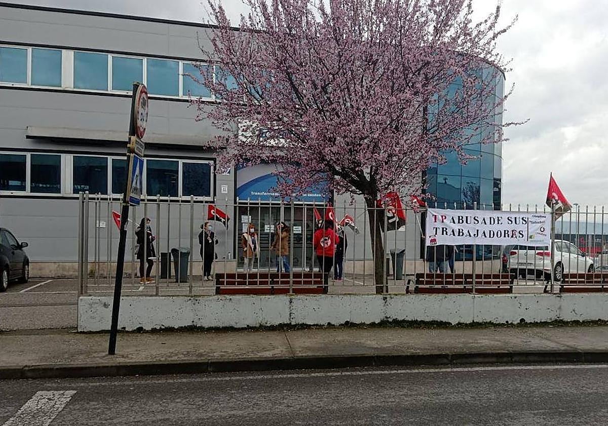 Concentración de los trabajadores de Teleperformance.