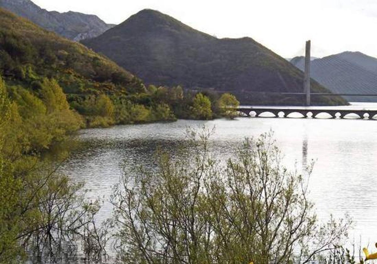 Embalse de Barrios de Luna.