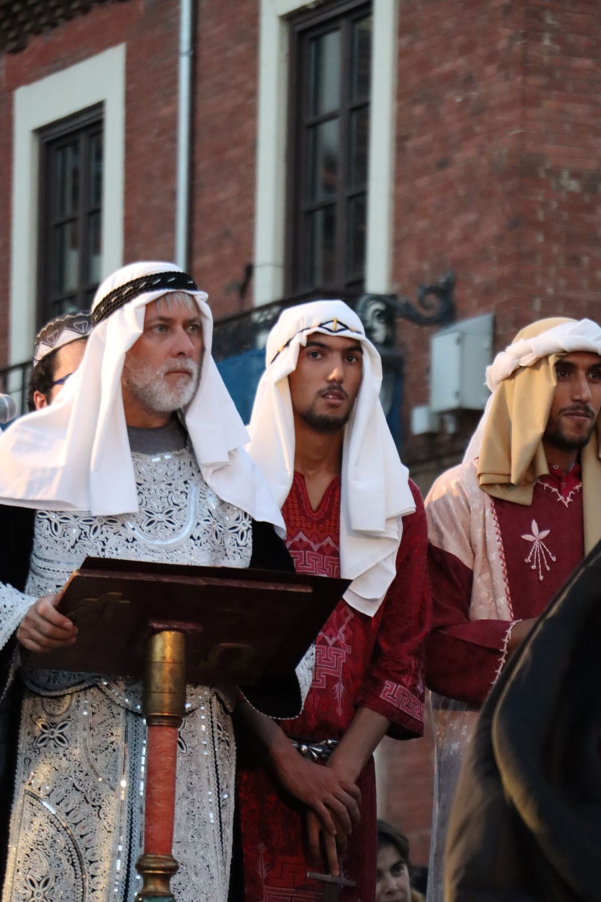 Doncellas como tributo