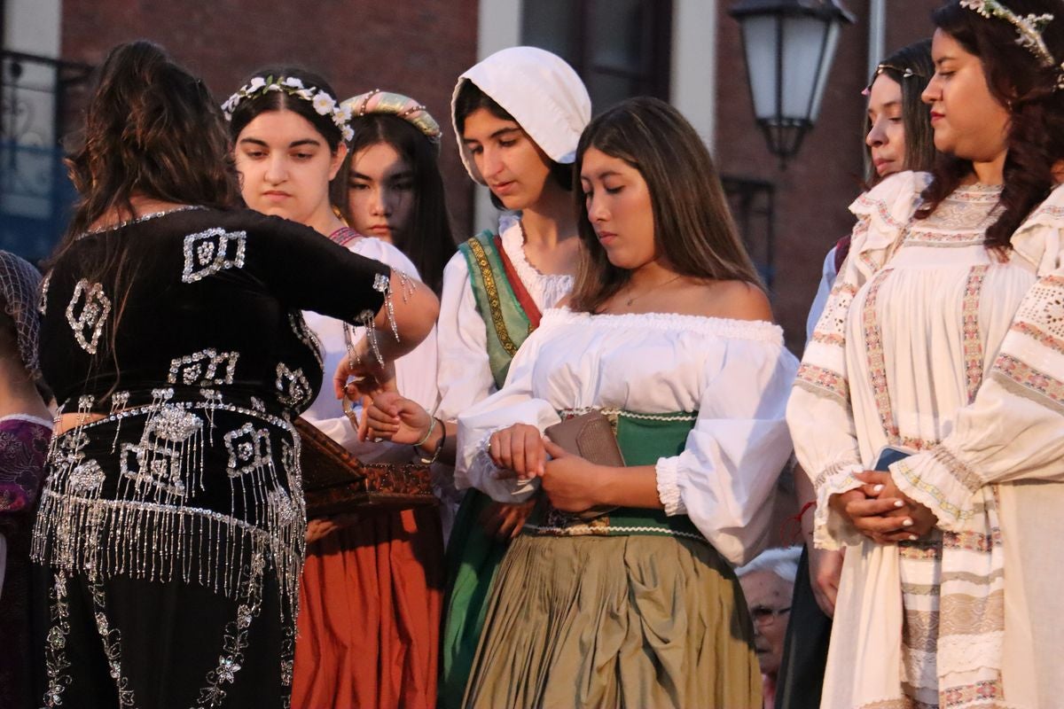 Doncellas como tributo