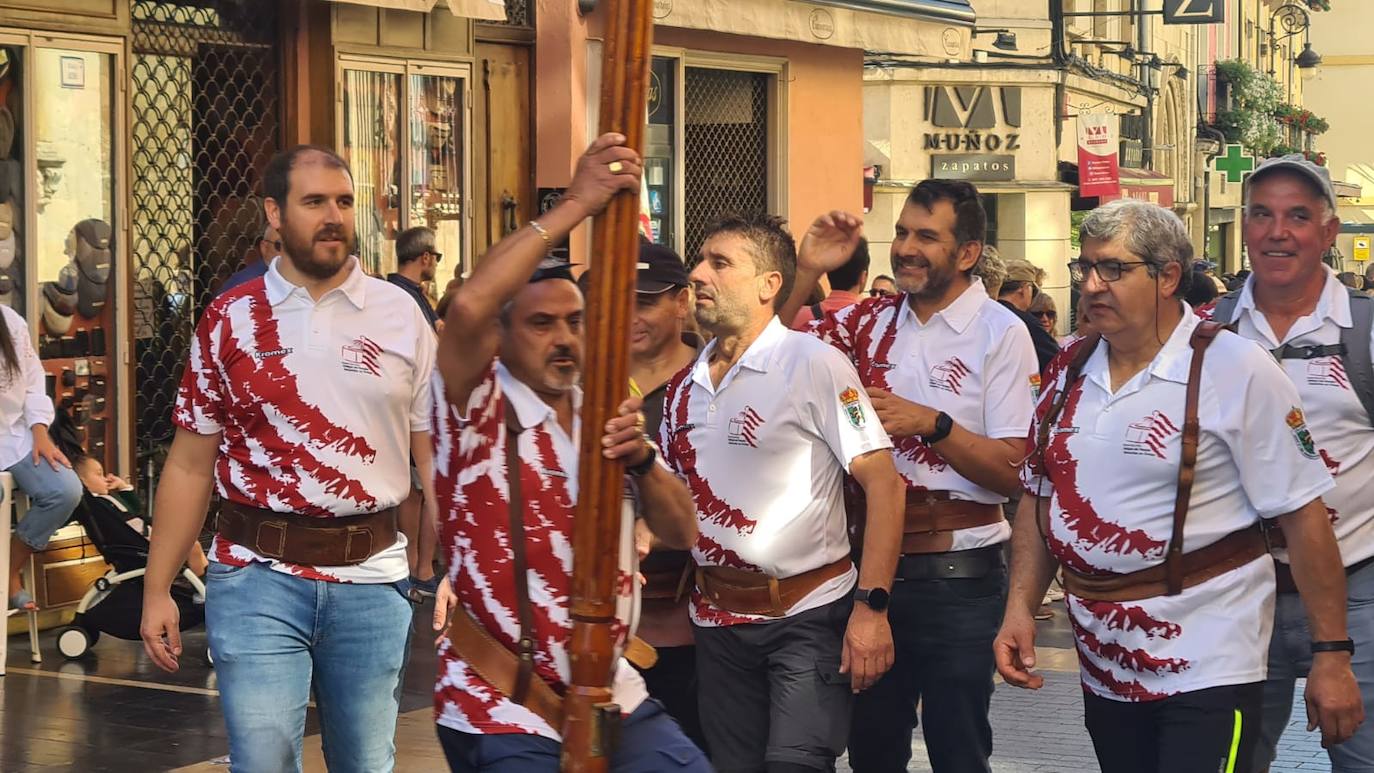 Desfile de pendones en León