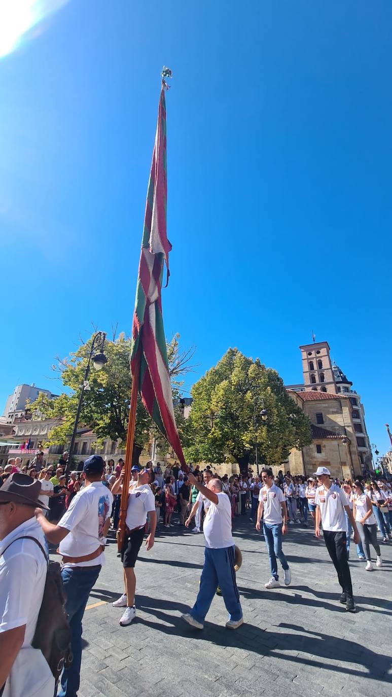 Desfile de pendones en León