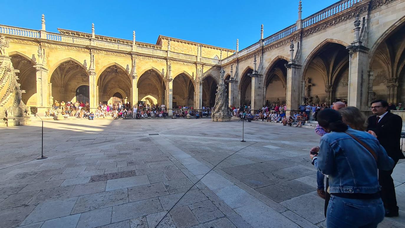 Ceremonia de las Cantaderas en la Catedral de León