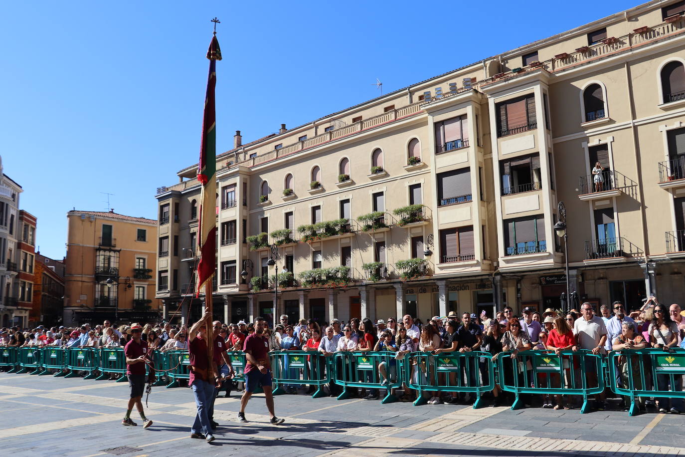 Desfile de pendones en León