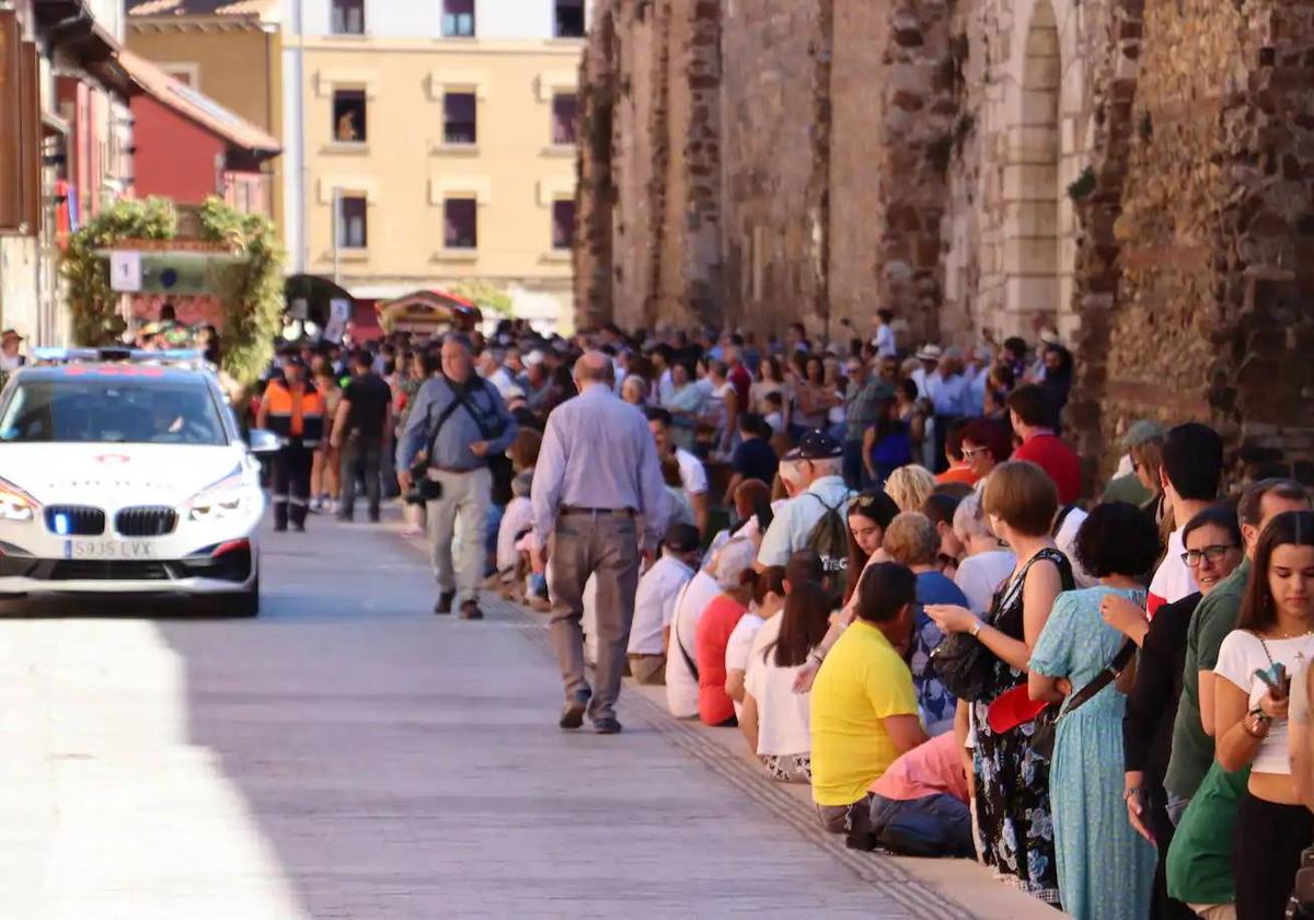 El ambiente en las calles de León fue más propio del verano.