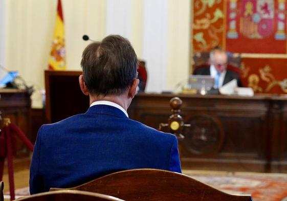 El acusado, en el banquillo de la Audiencia provincia de León.