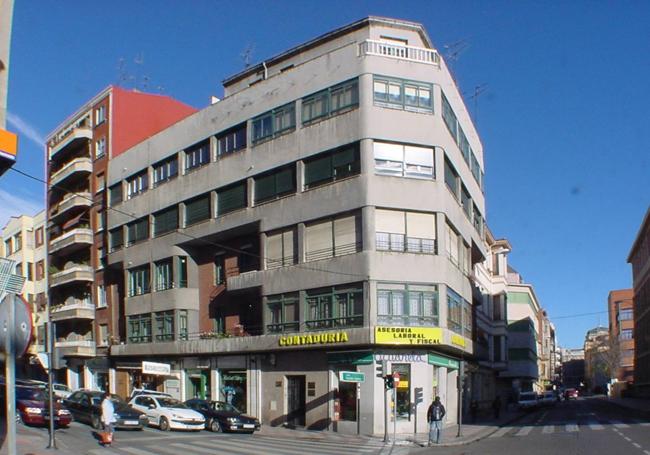 Edificio en avenida de República Argentina.