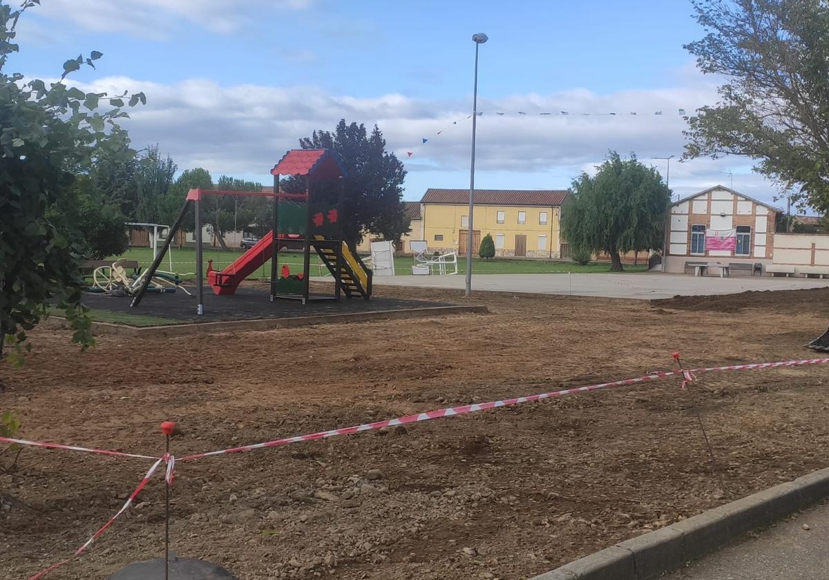 Obras en el parque de Villanueva de las Manzanas.