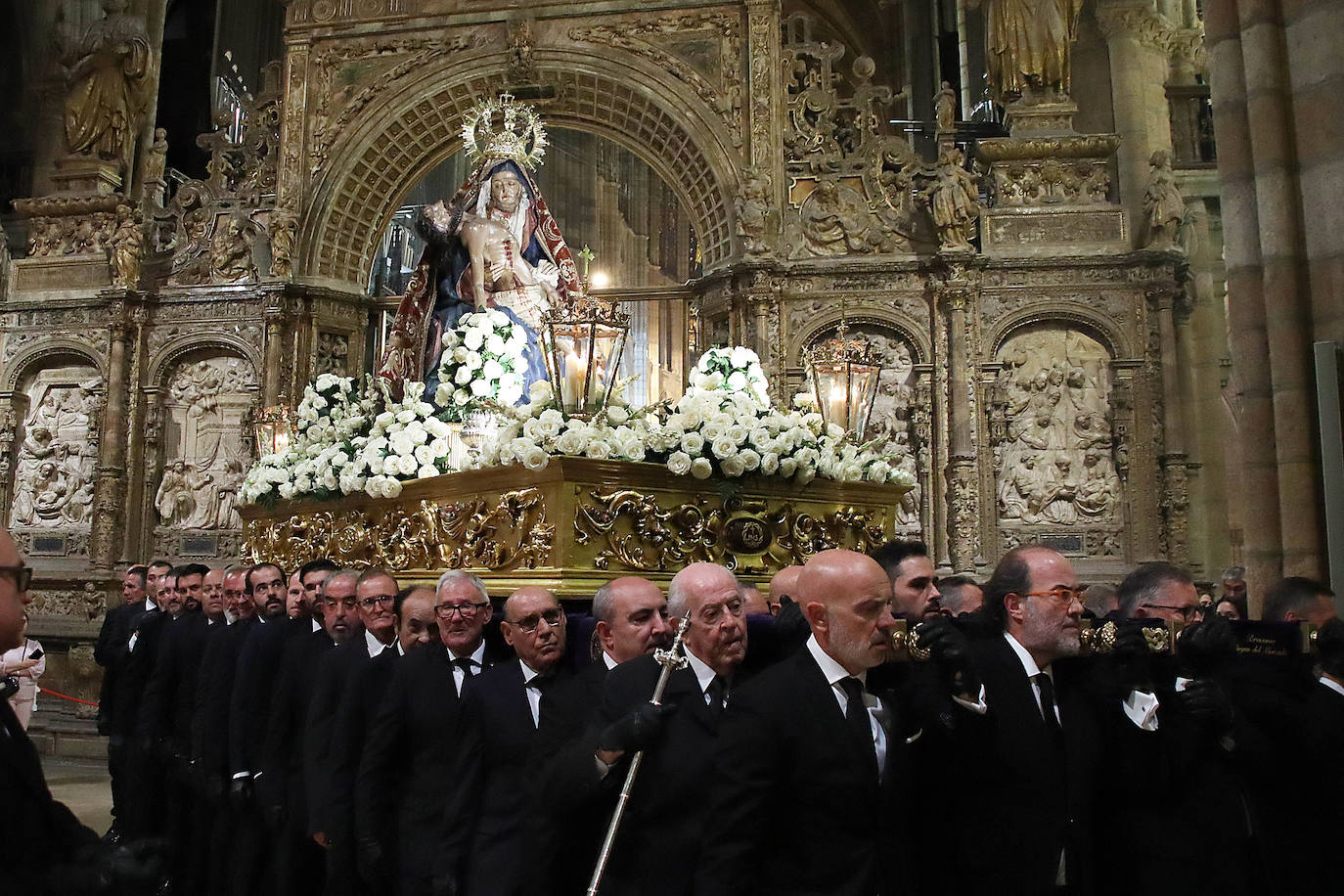 Las mejores imágenes de la coronación de la Virgen del Mercado