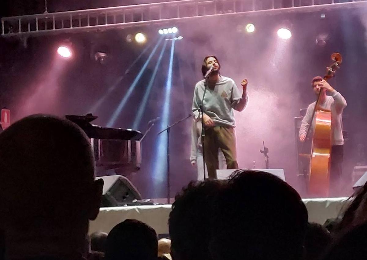 Imagen secundaria 1 - Salvador Sobral pasa la noche «llorando y suspirando» por León