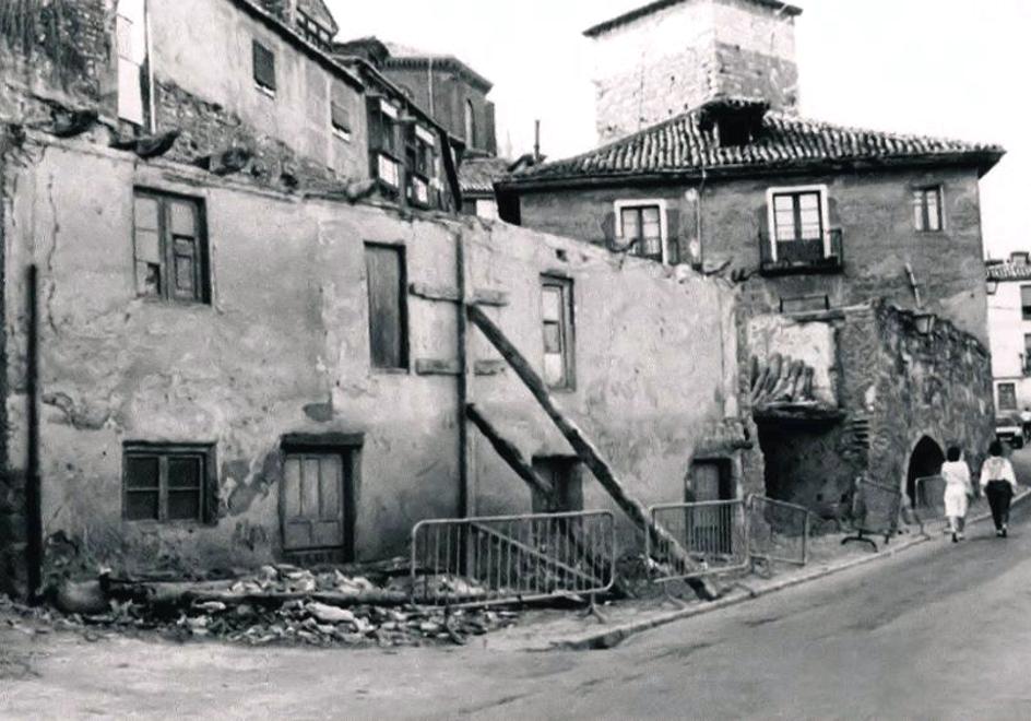 Caño Badillo y el Torreón de los Ponce (Alrededor de 1970)