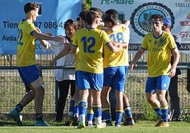 Los jugadores del Mansillés celebran un gol esta temporada.
