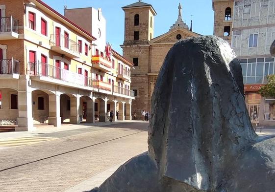 Escultura dedicada a la mujer rural.