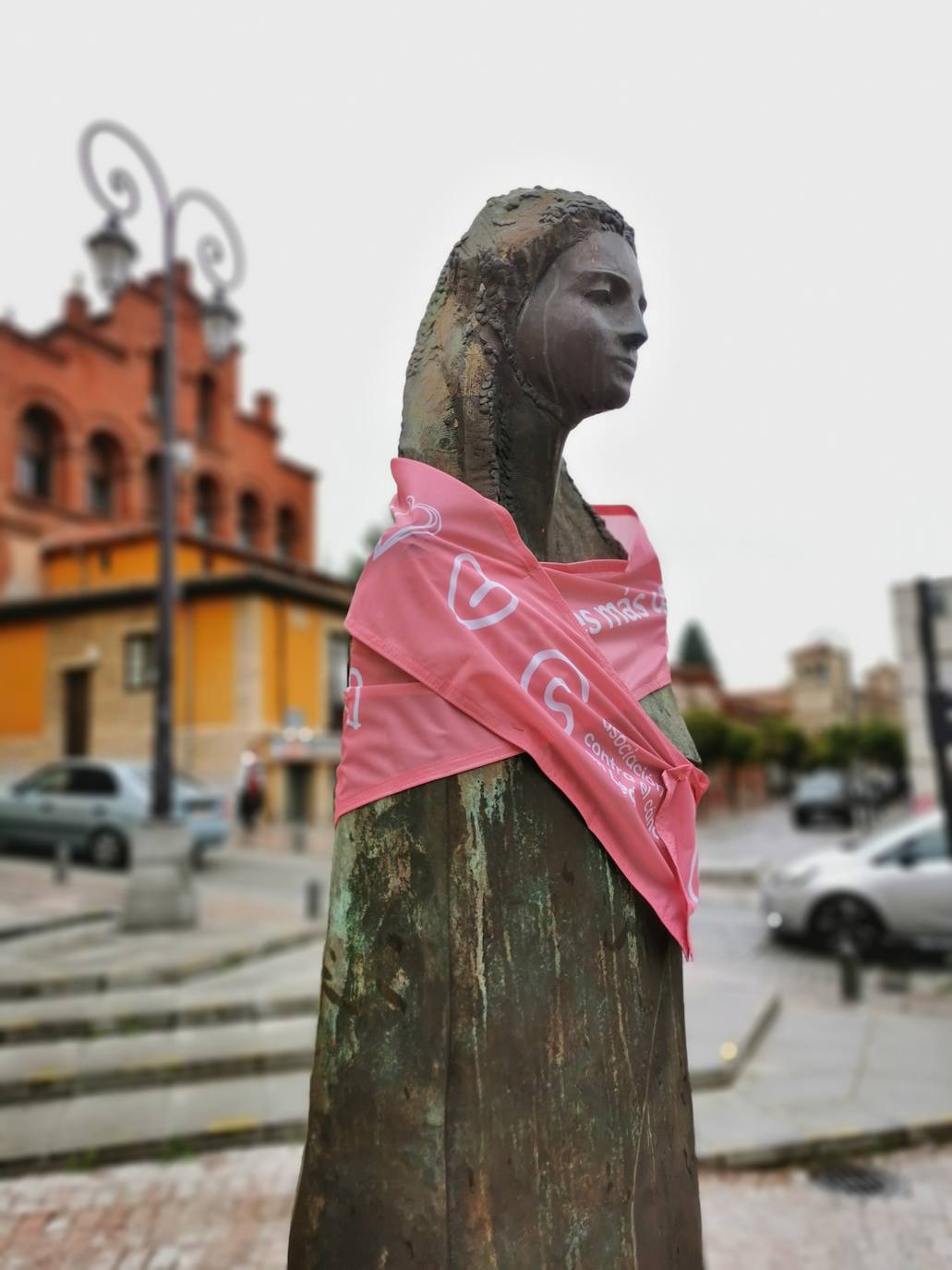 León se suma al rosa