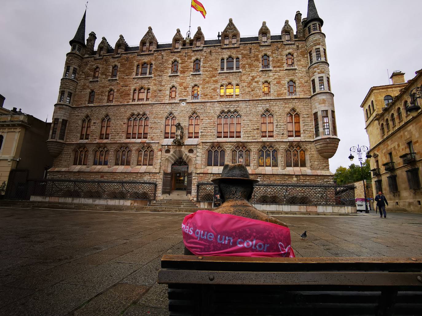 León se suma al rosa