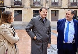 Mañueco muestra su apoyo a una ley de infancia para «profundizar en la protección de los menores más vulnerables»