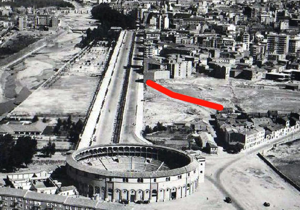 Imagen después - Plaza de Toros y Muralla del Monasterio de San Claudio. (1950)