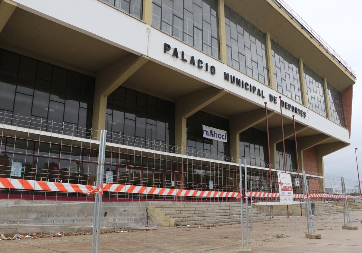 El Palacio de los Deportes estará otros dos meses de obras.