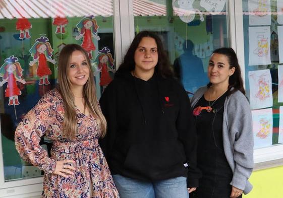 Raquel Simón, Minerva León y Jéssica Martínez en el Hogar de la Esperanza, donde se desarrolla el programa Promociona.