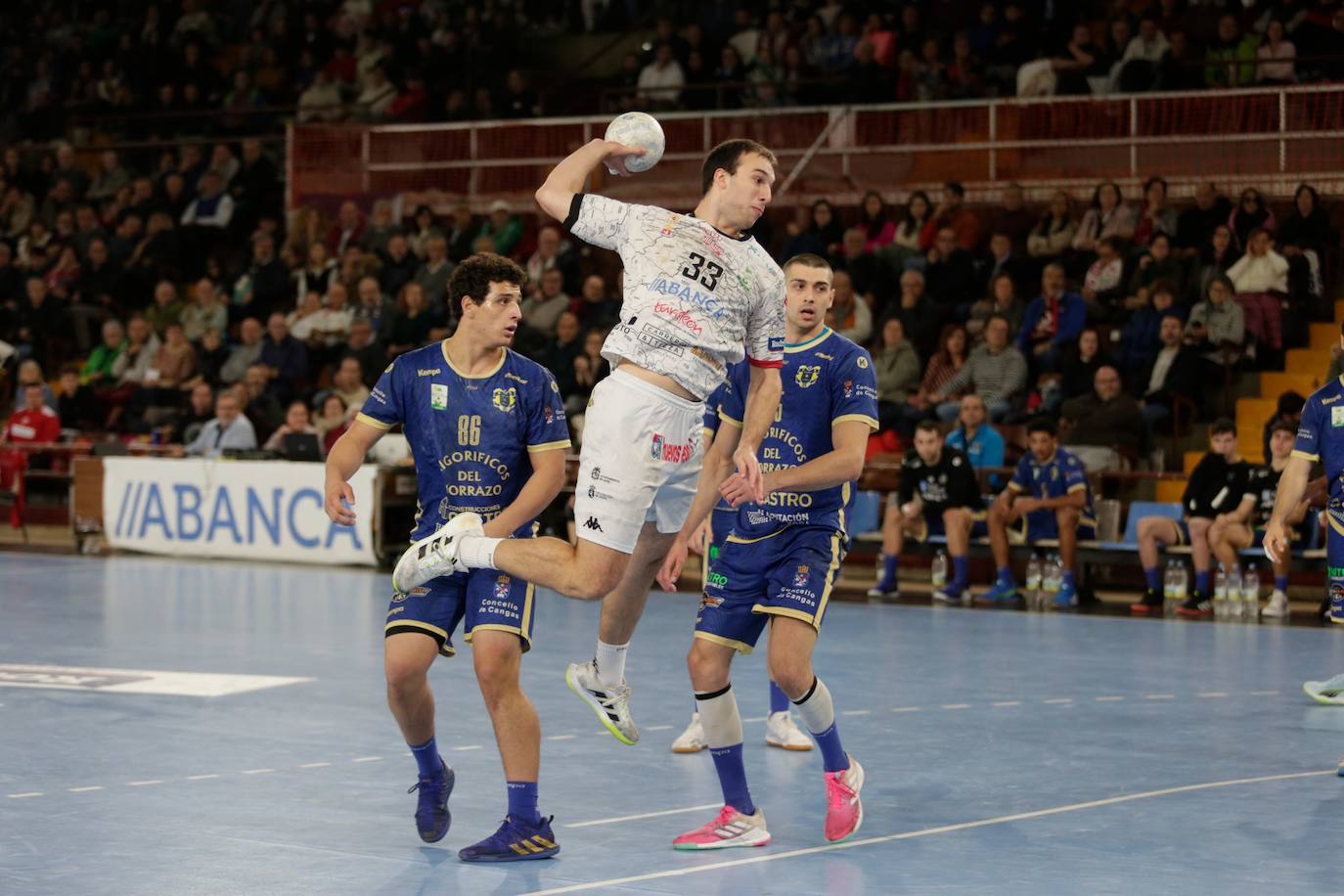 Las mejores imágenes del Ademar - Balonmano Cangas