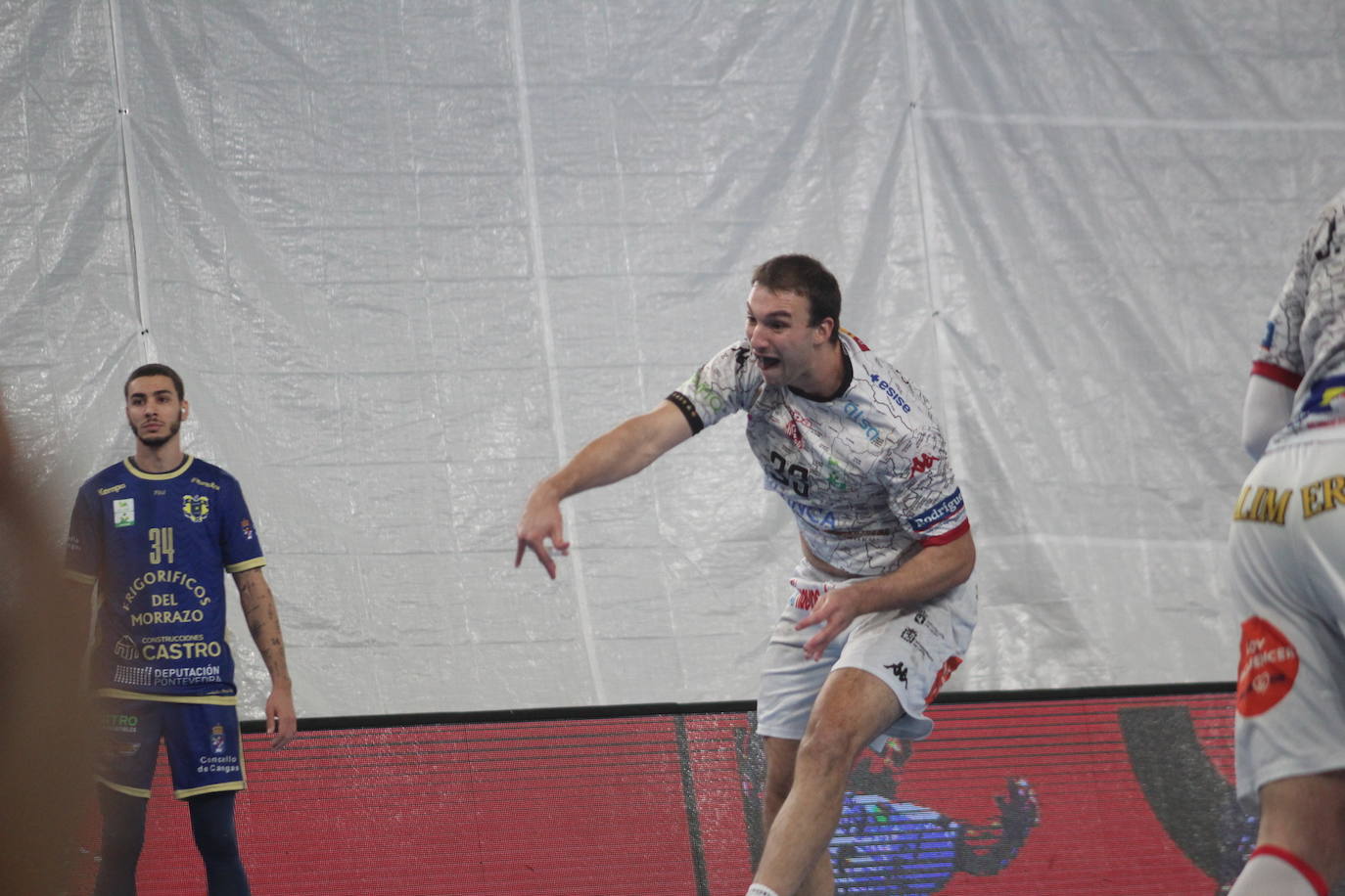 Las mejores imágenes del Ademar - Balonmano Cangas