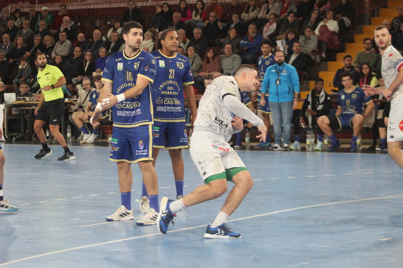 Las mejores imágenes del Ademar - Balonmano Cangas