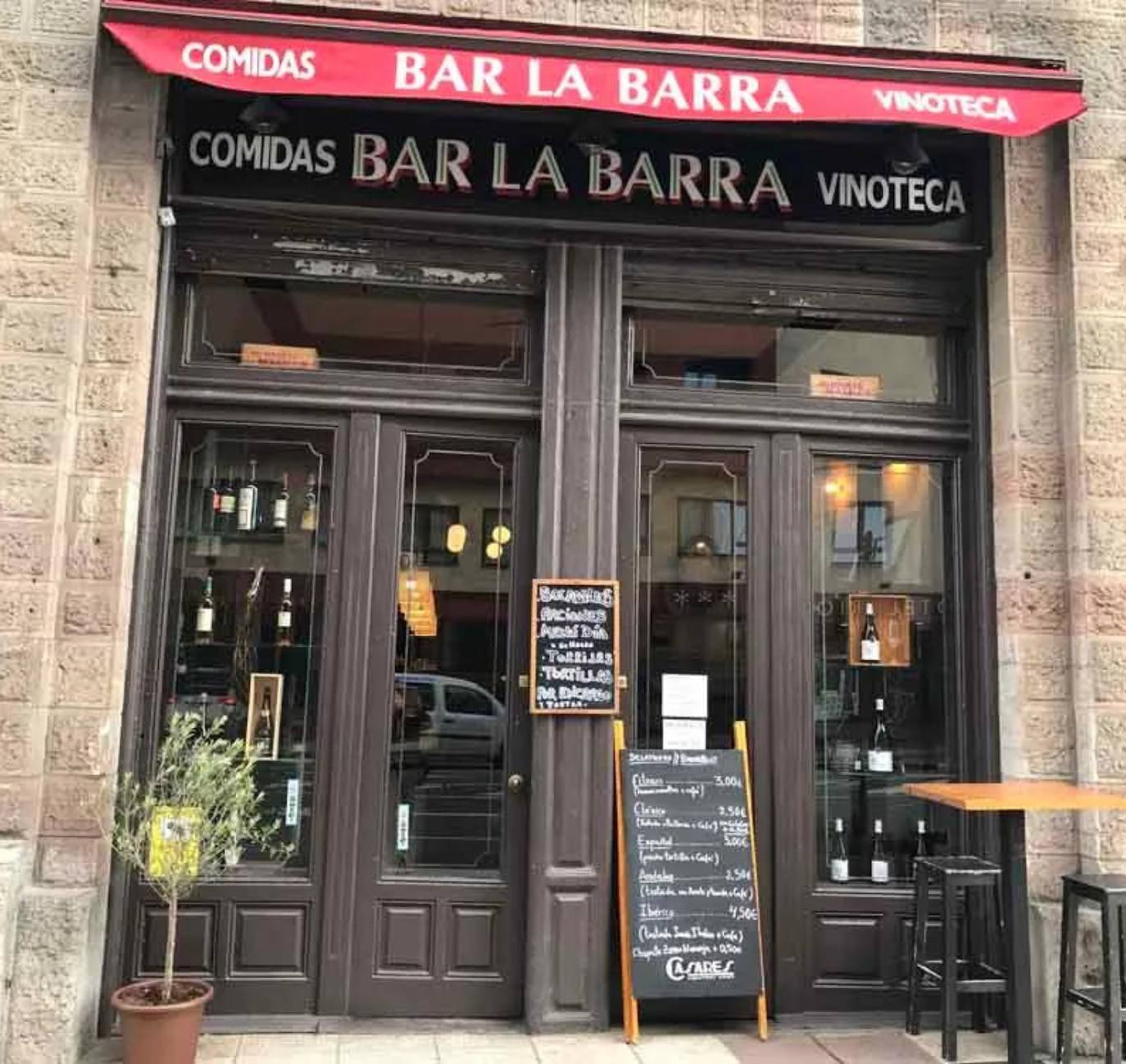 Negocio del Bar la Barra. Ya clausurado. (2019)