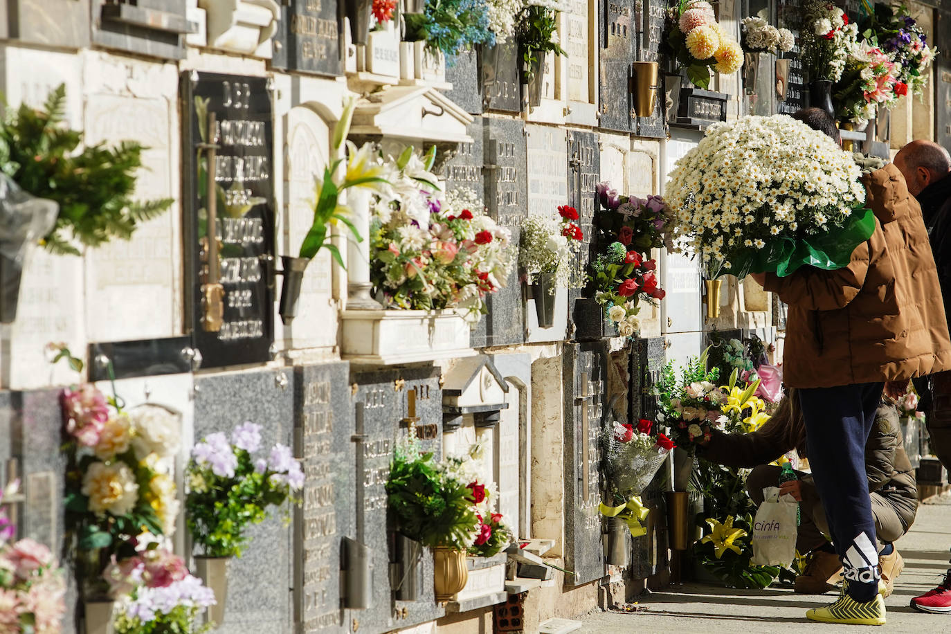 Celebración del Día de Todos los Santos en León