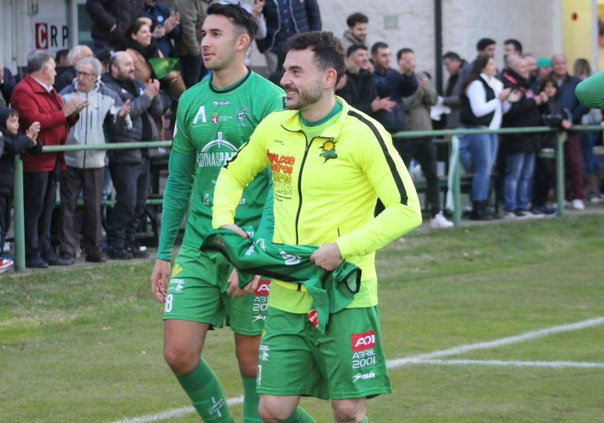 Los jugadores del Atlético Astorga celebran el pase de ronda en Copa del Rey.