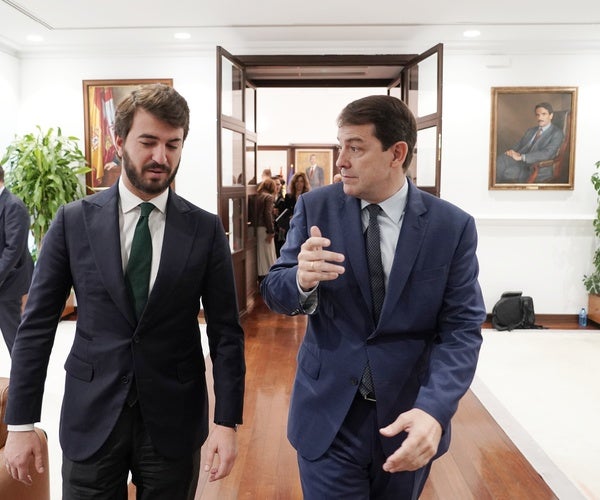 El presidente de la Junta de Castilla y León, Alfonso Fernández Mañueco, comparece tras la reunión del Consejo de Gobierno Extraordinario