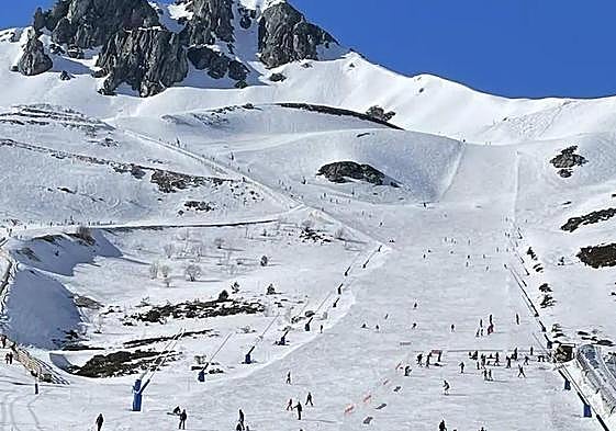 Imagen de archivo de la estación de esquí de San Isidoro.
