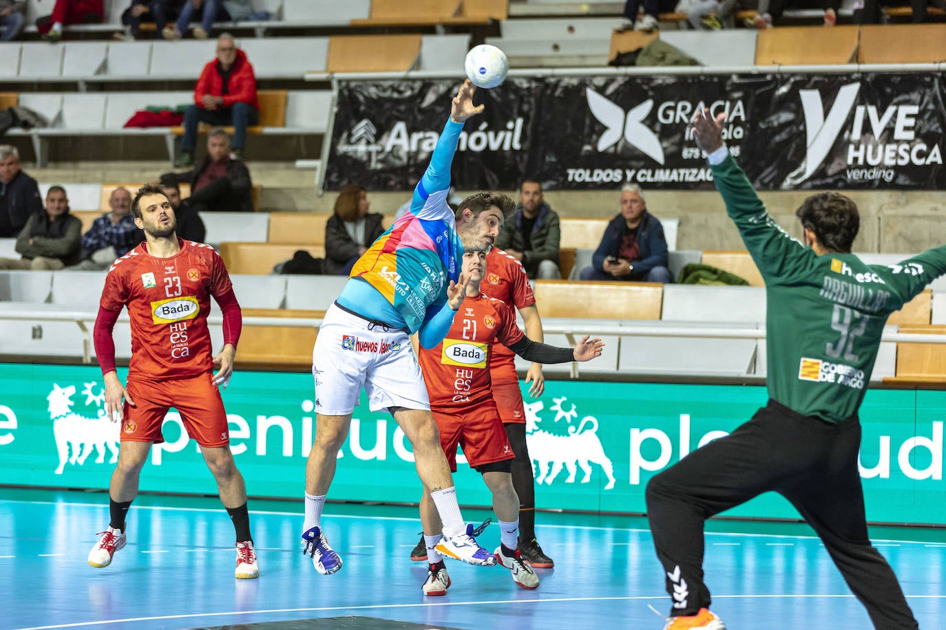 El Abanca Ademar vuelve a ganar