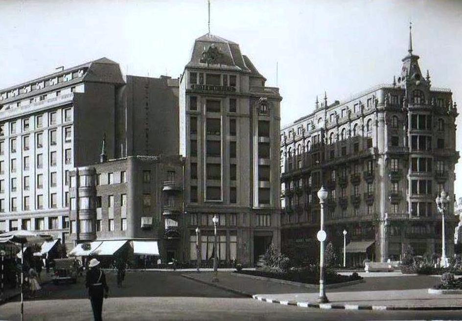 Guardia urbano en plaza de Santo Domingo (Hacia 1950)