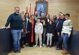 Entrega del reconocimiento a Rubén Santos.