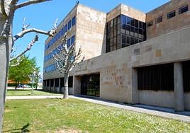 Edificio perteneciente a la Facultlad de Derecho de la Universidad de León.
