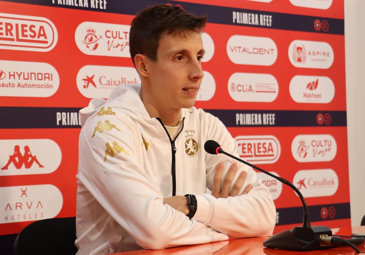 Guillermo Fernández, en la sala de prensa del Reino de León.