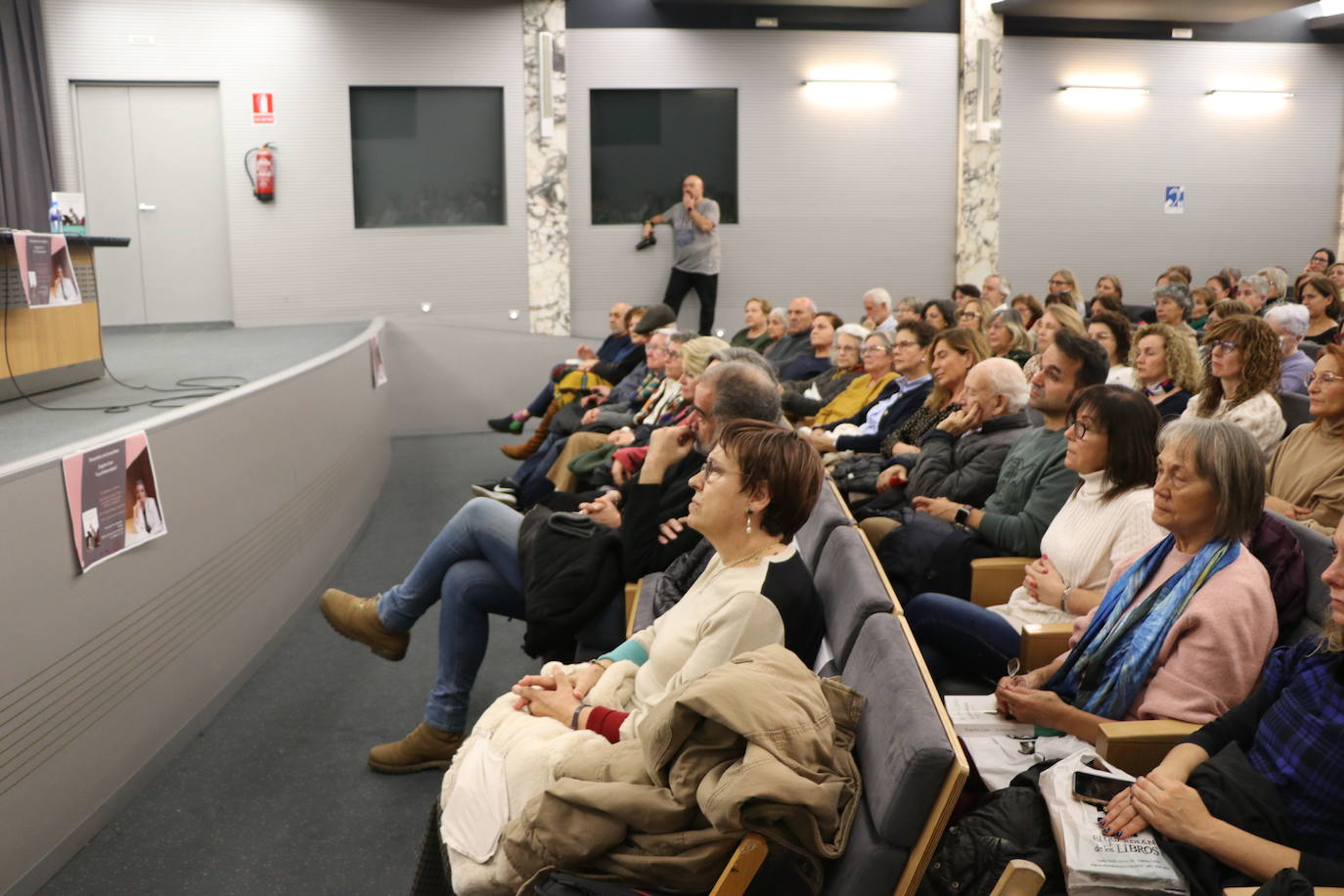 La escritora Ángeles Caso presenta, en León, Las desheredadas