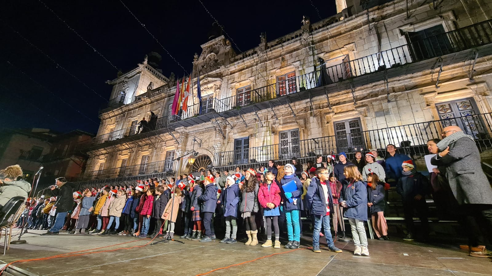 Inaugurado el alumbrado navideño de León